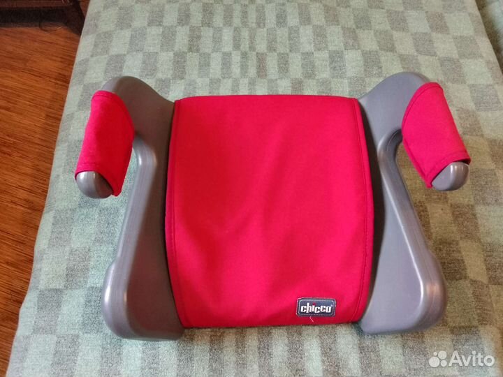 Детское автокресло (бустер)