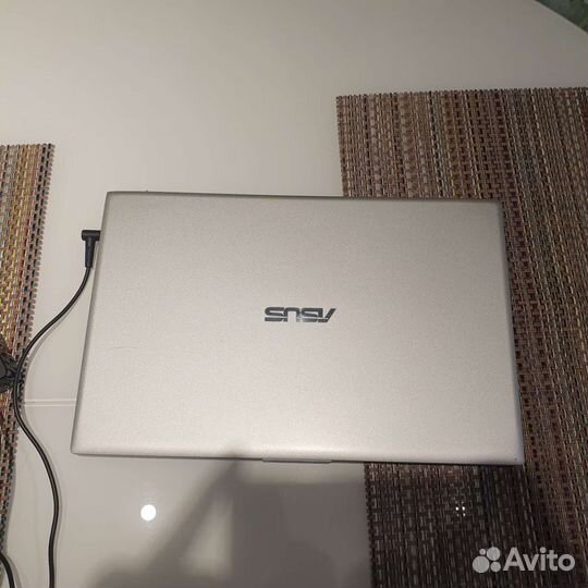 Ноутбук asus