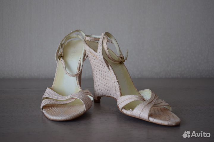 Босоножки р-р 38, Burberry