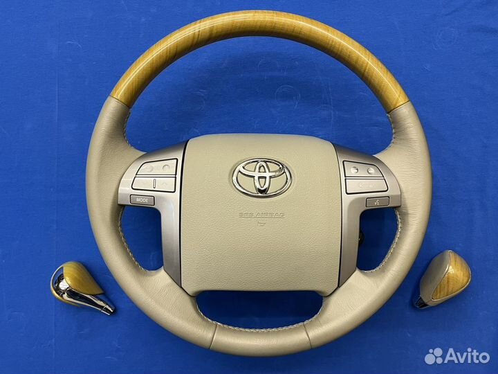 Оригинальный руль под дерево Toyota Noah Voxy Isis