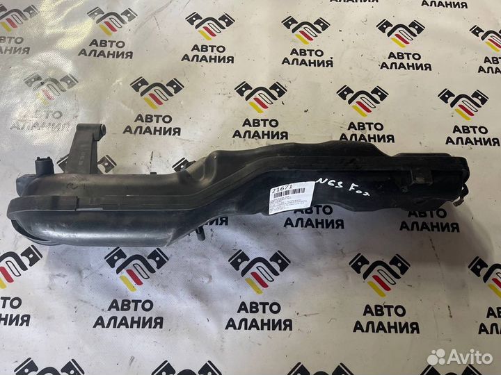 Система впуска правая Bmw F10 N63B44 2011