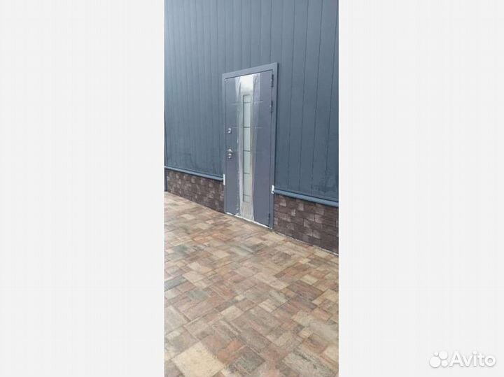 Входная дверь Тундра с терморазрывом и стеклопакет