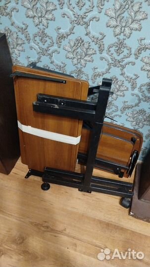 Продам компьютерный стол