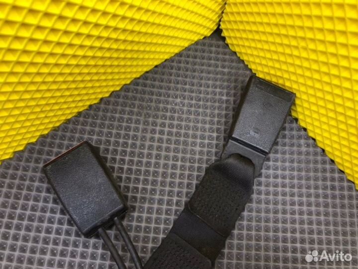 Ремень безопасности Mercedes-Benz E-Class W124