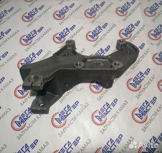 Кронштейн передней рессоры передний лев. Камаз