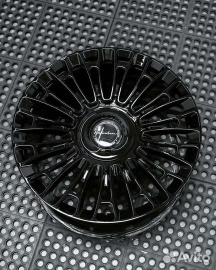 Кованые диски R21 на Mercedes GLS GLE