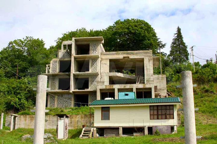 Дом 590 м² на участке 6 сот.