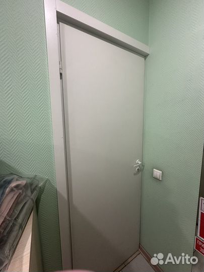 Офисная дверь