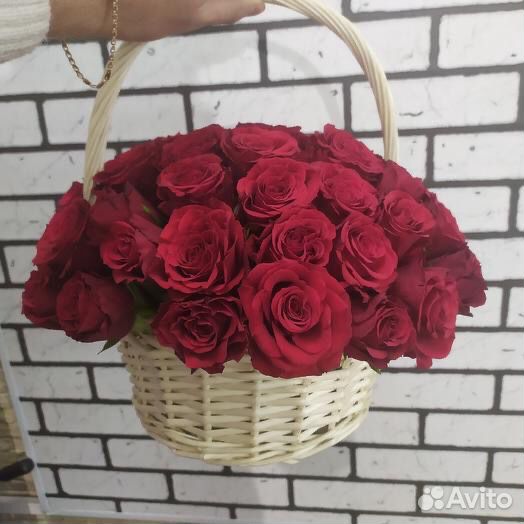 Розы красные букеты