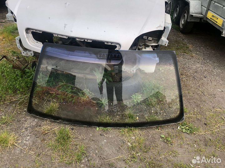 Лобовое стекло