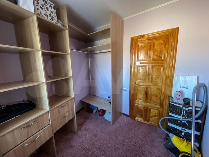 4-к. квартира, 106 м², 8/10 эт.