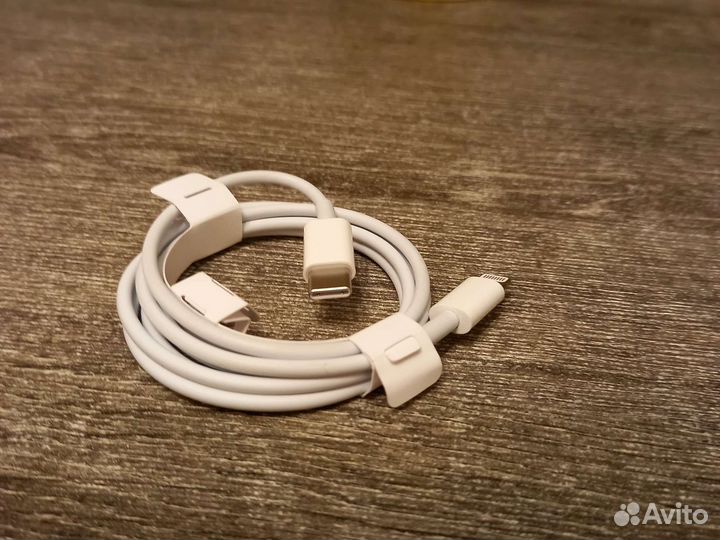 Кабель зарядки iPhone