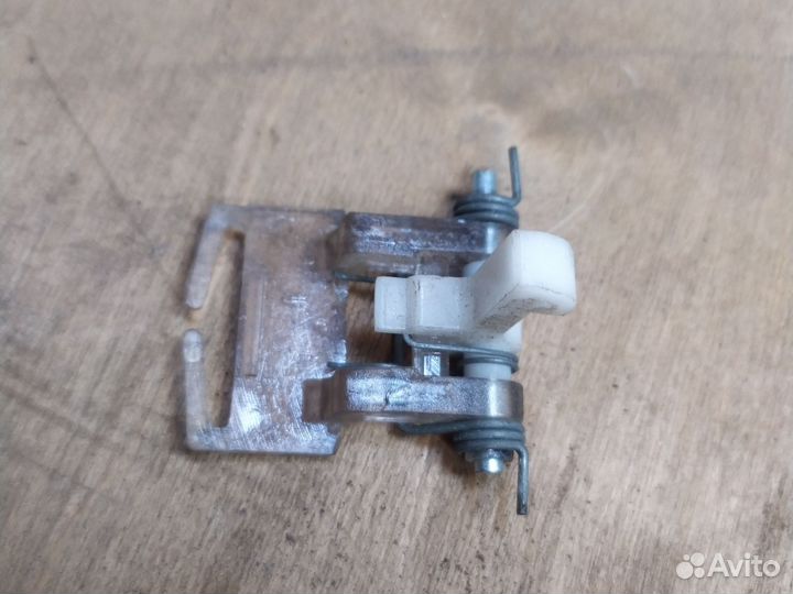 Механизм защелки