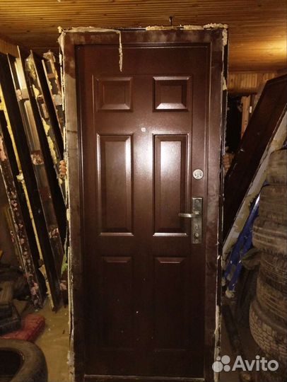 Дверь входная металлическая правая бу