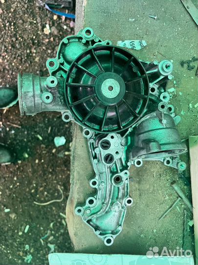 Насос охлаждения,водяная помпа m278 w222
