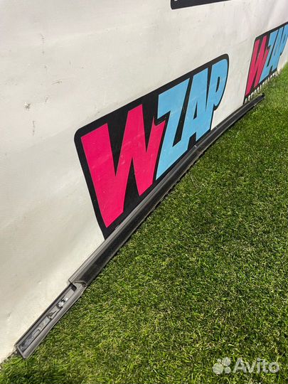 Молдинг стекла двери передней правой Honda HR-V