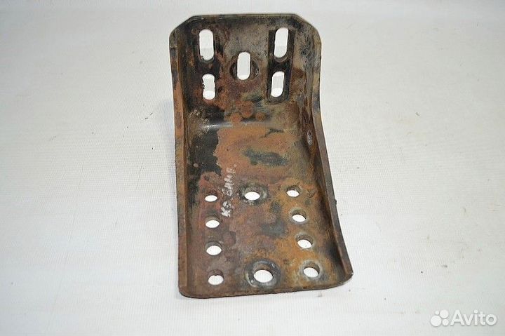 Кронштейн переднего бампера, правый mercedes-benz