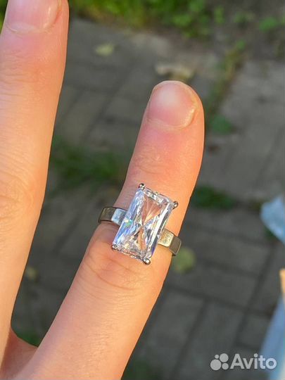 Серебряное кольцо женское