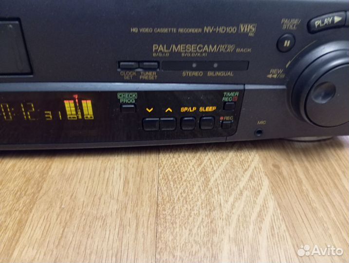 Видеомагнитофон Panasonic NV-HD100 Hi Fi Stereo