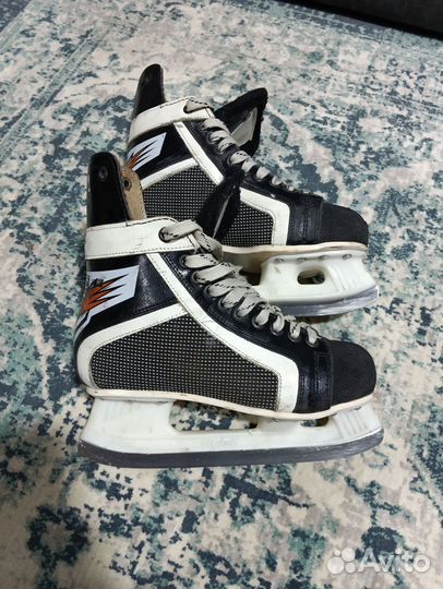 Коньки хоккейные