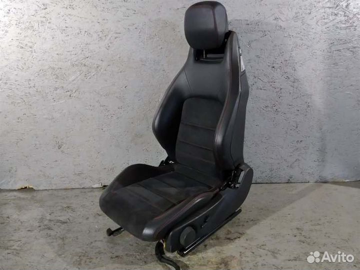 Сиденье переднее левое Mercedes C-Class W204