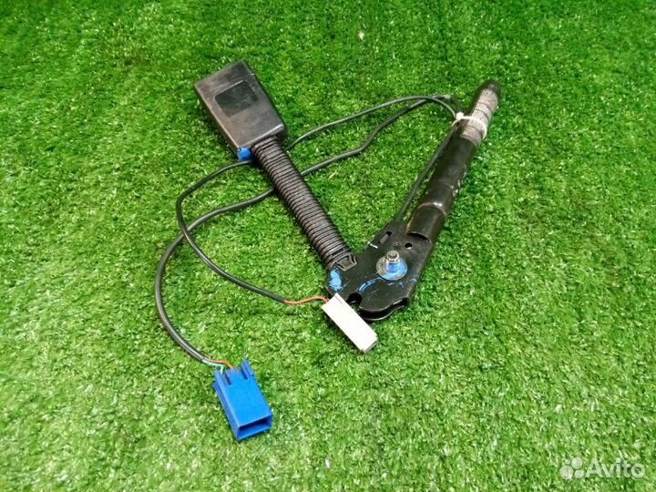 Преднатяжитель ремня безопасности передний правый