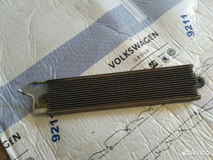 Радиатор масляный Volkswagen Passat B6 2.0 TDI BKP