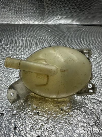 Расширительный бачок Renault Logan 2