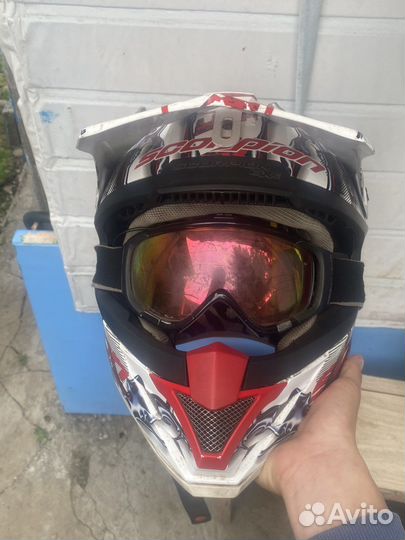 Кроссовый шлем