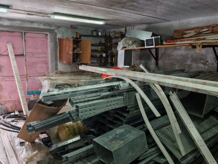 Гараж, > 30 м²