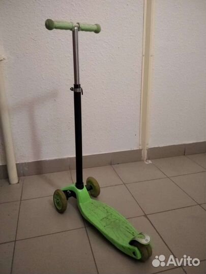 Самокат детский со светящимися колесами