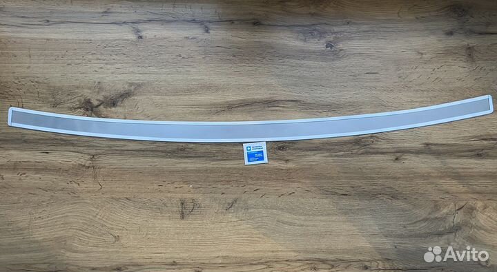 Оригинальная накладка на бампер LADA Largus FL