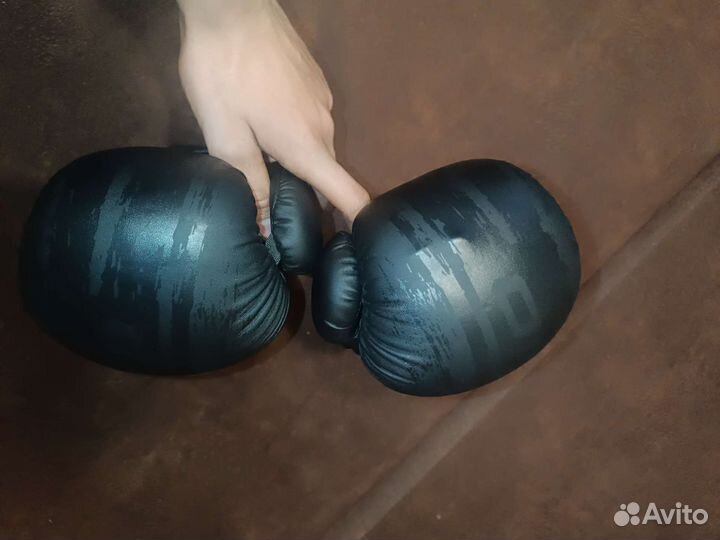 Боксерские перчатки