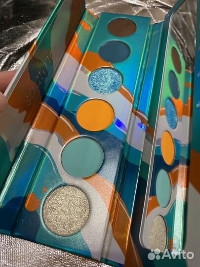 Палетка теней kaleidos futurism