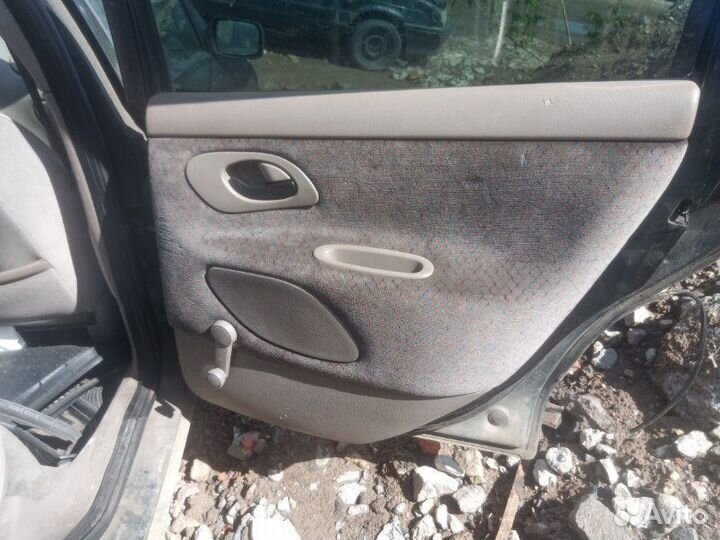 Дверные карты Ford Mondeo 1 1992 - 1996