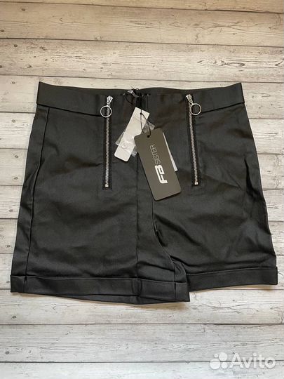 Новые черные шорты М 44 р