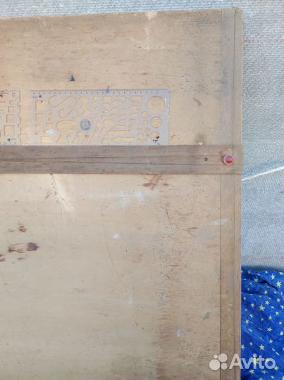 Чертежная доска с линейкой