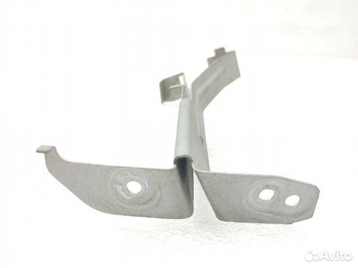 Кронштейн бампера передний правый Mercedes-Benz