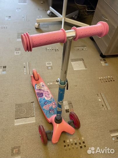 Самокат для девочки от 1,5 до 5 лет