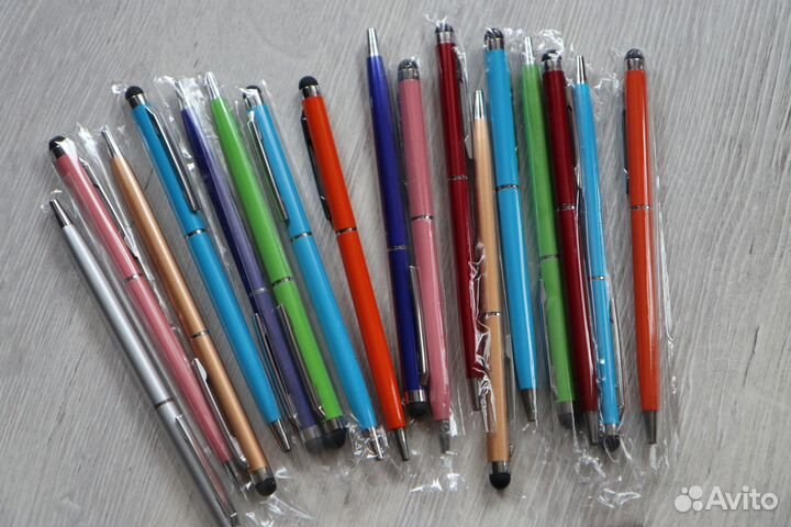 Гравировка на флешках, ручках и карандашах