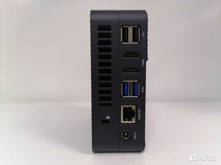 Мини пк Minisforum UM 560 XT