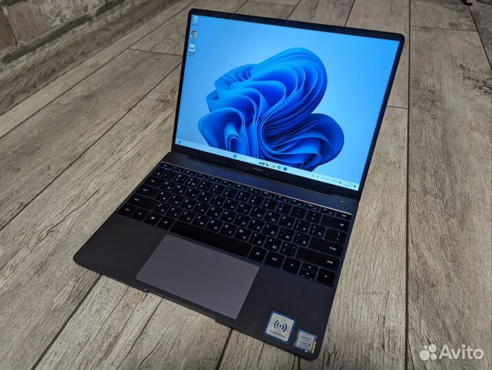 В идеале Huawei Matebook 13” i5-8265U/512/8/2K