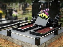 Уборка могил на кладбище в Иркутске