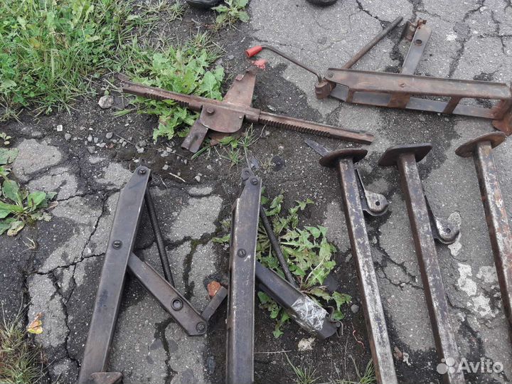 Ручной домкрат для авто