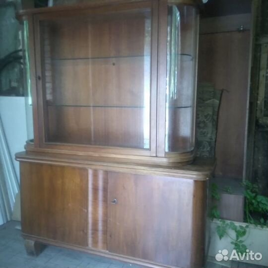 Продаю винтажный сервант