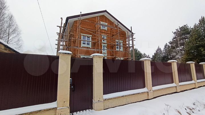 Дом 220 м² на участке 12 сот.