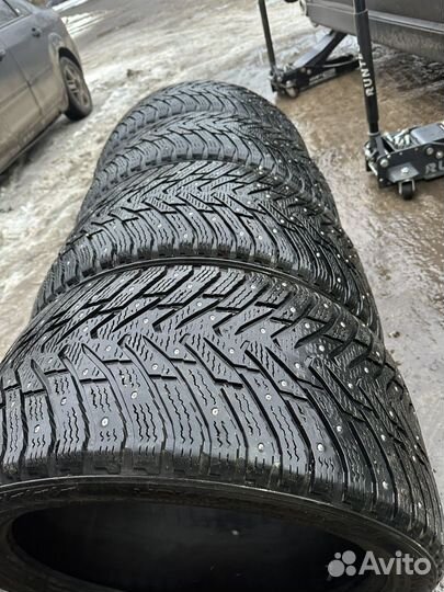 Nokian Tyres Hakkapeliitta 8 255/40 R19 и 285/35 R19