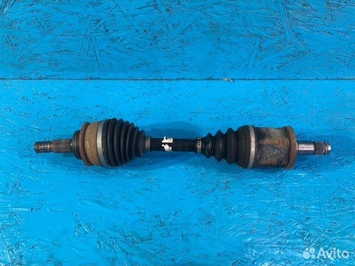 Привод правый передний Toyota Hilux Pick Up