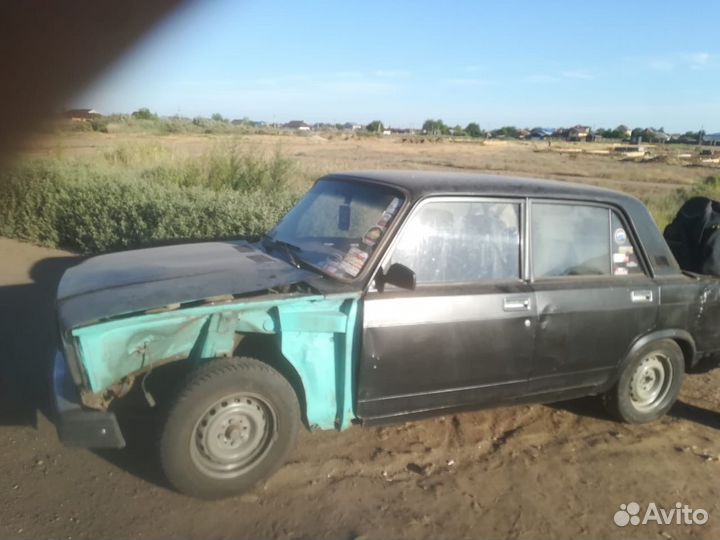 ВАЗ 2107 1.7 МТ, 2004, битый, 79 996 км