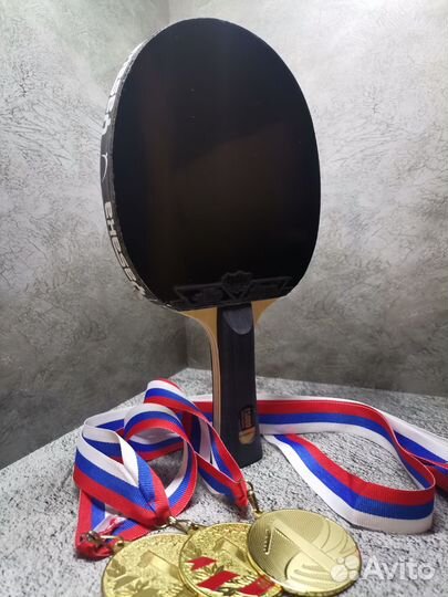 Теннисная ракетка